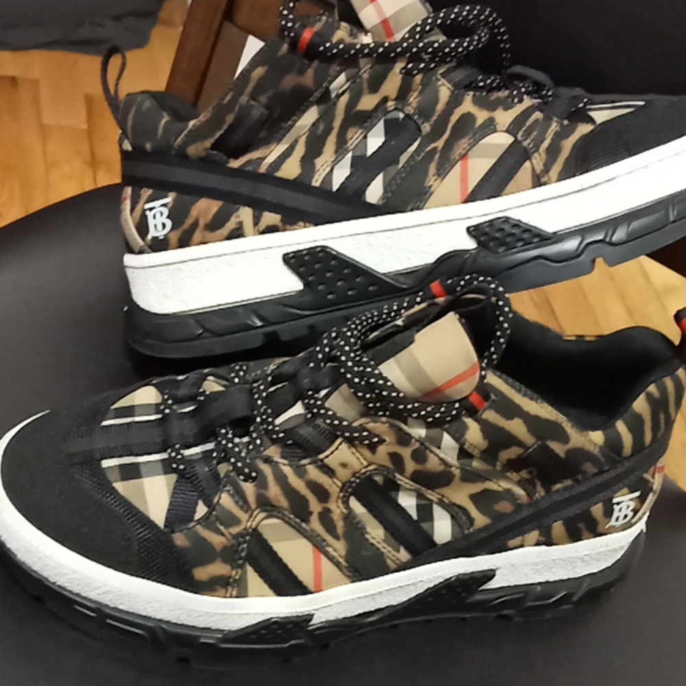 Burberry shoes